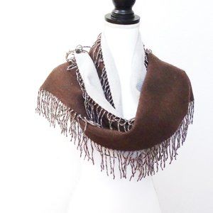 GENEVA NWOT Brown/Cream Double-Sided Cashmere Scarf with Fringe